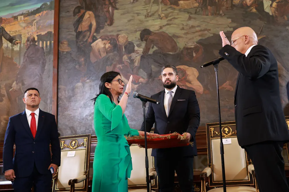 Delcy Rodríguez toma posse como presidente interina da Venezuela