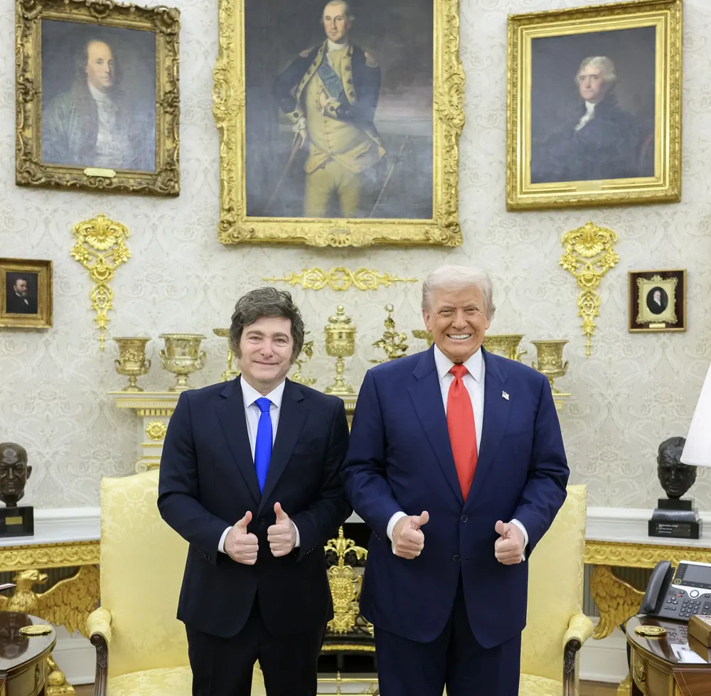 Trump e Milei posam na Casa Branca