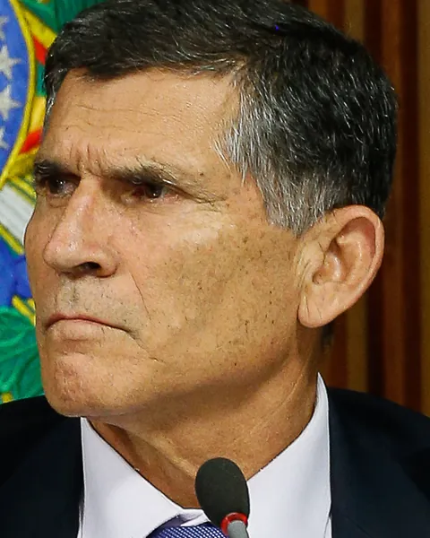 Retrato de Carlos Alberto Santos Cruz
